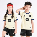 Kit Enfant Barcelone Extérieur 2025/26