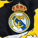 Kit Enfant Real Madrid Vengeurs 26/2027 Avant-match (Noir et Blanc)