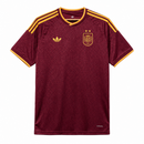 Le troisième maillot de l'Espagne, orné de deux étoiles, célébrant leur victoire à la Coupe du monde 2026