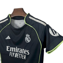 Kit Enfant Real Madrid Extérieur 25/26