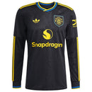 Manchester United Third 25/26 · Manches Longues