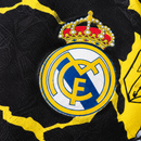 Kit Enfant Real Madrid Vengeurs 26/2027 Avant-match (Noir)