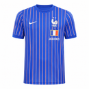Maillot bleu royal de l'équipe de France avant-match 2026
